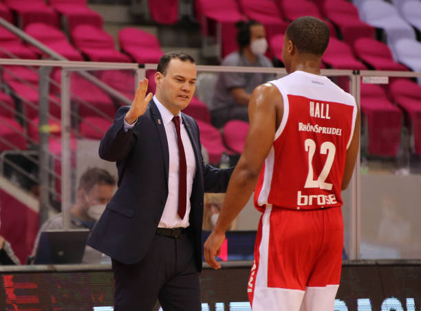 译帮助进行 译帮助进行