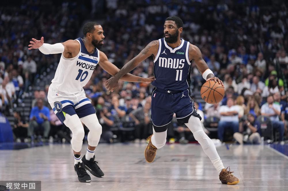 在曼联效力 在曼联效力